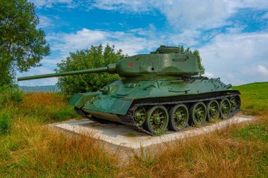 Dünya Savaşı tankı Slovakya 'daki Ölüm Vadisi' nde.