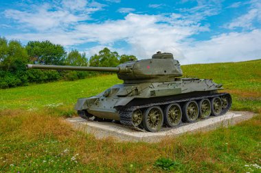 Dünya Savaşı tankı Slovakya 'daki Ölüm Vadisi' nde.