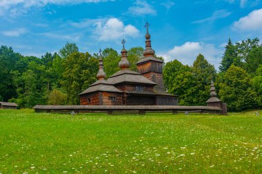 Svidnik, Slovakya 'daki Nova Polianka' dan St. Paraskeva 'nın tahta tapınağı.