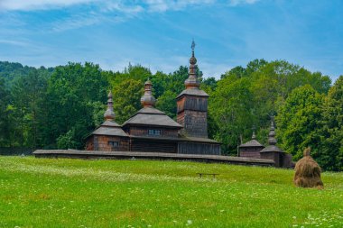 Svidnik, Slovakya 'daki Nova Polianka' dan St. Paraskeva 'nın tahta tapınağı.