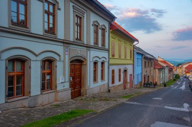 Levoca, Slovakya 'daki renkli evler.