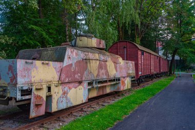 Banska Bystrica 'da zırhlı tren açık hava askeri müzesi, Slovakya.IMAGE