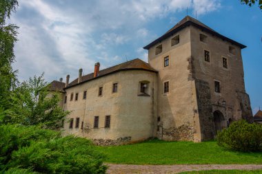 Slovakya 'daki Zvolen kalesinin panorama manzarası.