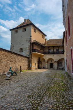 Slovakya 'daki Zvolen şatosunun avlusu.