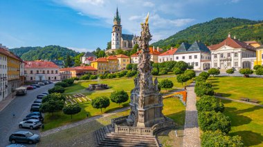 Kremnica Kalesi ve Slovakya 'daki veba kolonu.