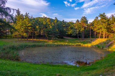 Banska Stiavnica, Slovakya 'daki yapay tajch Gölü.