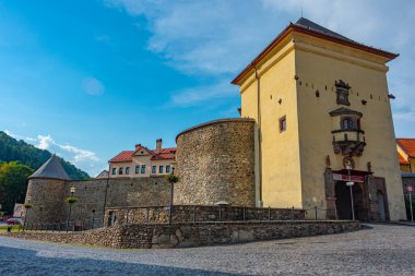Kremnica, Slovakya 'daki Barbakan' ın alt kapısı.