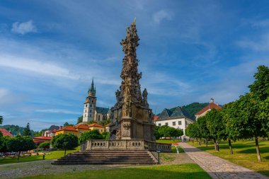 Kremnica Kalesi ve Slovakya 'daki veba kolonu.