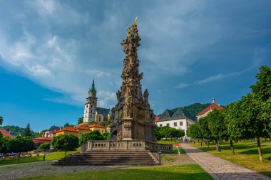 Kremnica Kalesi ve Slovakya 'daki veba kolonu.