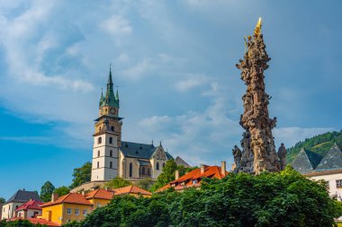 Kremnica Kalesi ve Slovakya 'daki veba kolonu.