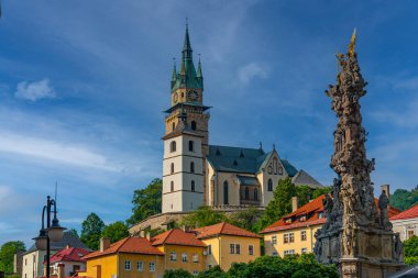 Kremnica Kalesi ve Slovakya 'daki veba kolonu.