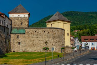Kremnica, Slovakya 'daki Barbakan' ın alt kapısı.