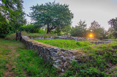 Slovakya 'daki Banska Stiavnica' daki Glanzenberg şatosunun kalıntıları.