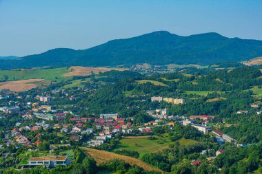 Slovakya 'nın Banska Stiavnica kentindeki panorama manzarası.