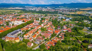 Prievidza, Slovakya 'nın hava görüntüsü.