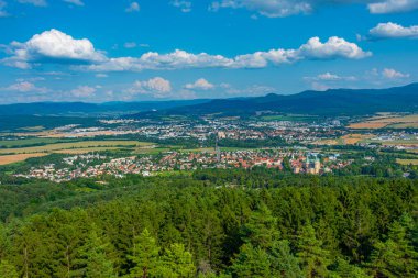 Slovak şehri Prievidzag 'ın panorama manzarası.