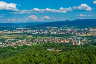 Slovak şehri Prievidzag 'ın panorama manzarası.