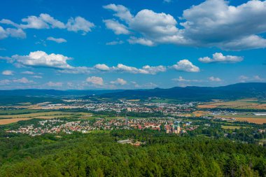 Slovak şehri Prievidzag 'ın panorama manzarası.