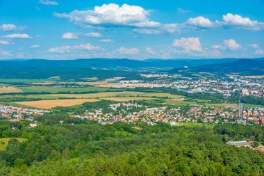 Slovak şehri Prievidzag 'ın panorama manzarası.