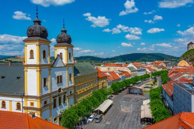 Trencin, Slovakya 'daki Mierove Namestie Meydanı Görünümü.