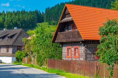 Cicmany, Slovakya 'daki tipik halk mimarisi.