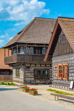 Cicmany, Slovakya 'daki tipik halk mimarisi.