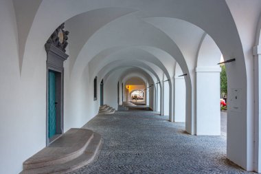 Zilina, Slovakya 'daki Marianske isim meydanında atari salonu.