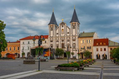 Zilina, Slovakya 'daki Marianske isim meydanının gün doğumu manzarası.