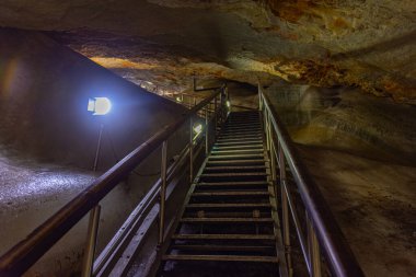 Slovakya 'daki Dobsinska buz mağarası.