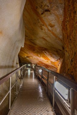 Slovakya 'daki Dobsinska buz mağarası.