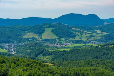 Bulutlu bir günde Slovakya cennetinin manzarası.