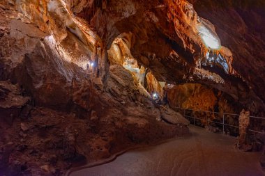 Slovak Paradise Ulusal Parkı 'ndaki Gombasecka mağarası.