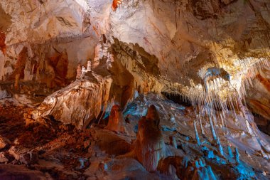 Slovak Paradise Ulusal Parkı 'ndaki Gombasecka mağarası.