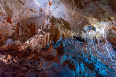 Slovak Paradise Ulusal Parkı 'ndaki Gombasecka mağarası.