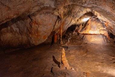 Slovakya 'daki Domica mağarasının içi.