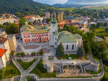 Slovakya 'nın Ruzomberok kentinin Panorama manzarası.