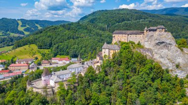 Slovakya 'daki Orava kalesinin Panorama manzarası.