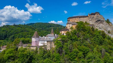 Slovakya 'daki Orava kalesinin Panorama manzarası.