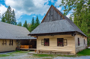 Slovakya 'daki Orava Village Müzesi' nde geleneksel mimari.
