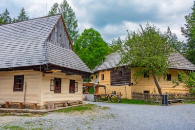 Slovakya 'daki Orava Village Müzesi' nde geleneksel mimari.