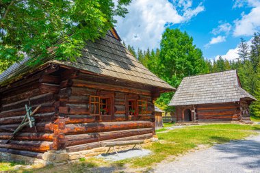 Slovakya 'daki Orava Village Müzesi' nde geleneksel mimari.