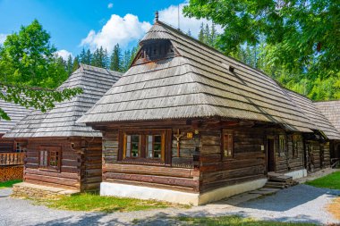 Slovakya 'daki Orava Village Müzesi' nde geleneksel mimari.