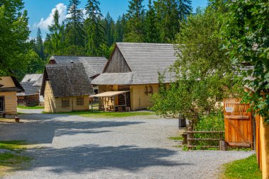 Slovakya 'daki Orava Village Müzesi' nde geleneksel mimari.