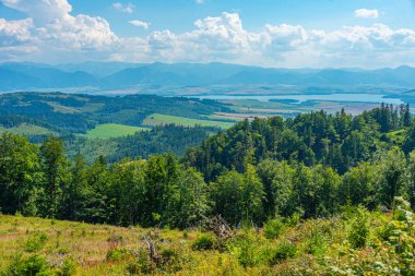 Slovakya 'daki Liptov barajının panorama görüntüsü.