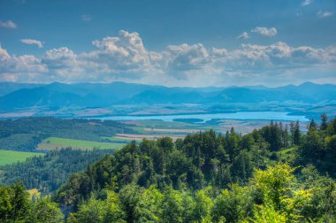 Slovakya 'daki Liptov barajının panorama görüntüsü.