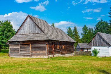 Pribylina, Slovakya 'daki Liptov Village Müzesi' nde geleneksel mimari.
