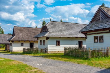 Pribylina, Slovakya 'daki Liptov Village Müzesi' nde geleneksel mimari.