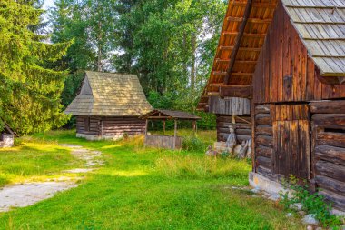 Pribylina, Slovakya 'daki Liptov Village Müzesi' nde geleneksel mimari.