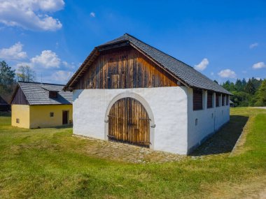 Slovakya 'nın Martin kentindeki Slovak Köy Müzesi' nde geleneksel mimari.