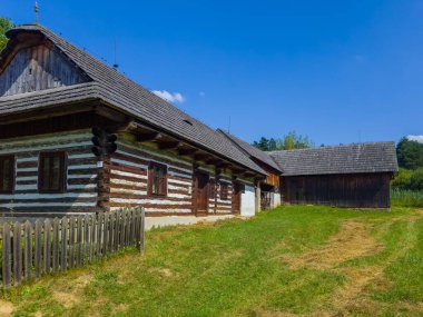 Slovakya 'nın Martin kentindeki Slovak Köy Müzesi' nde geleneksel mimari.